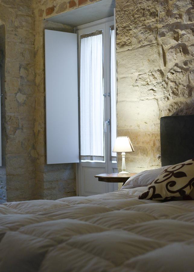 Deluxe Room,663389685:JPEG